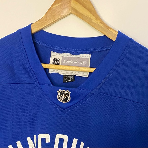 Vancouver Canucks Reebok Jersey - Picture 3 of 5